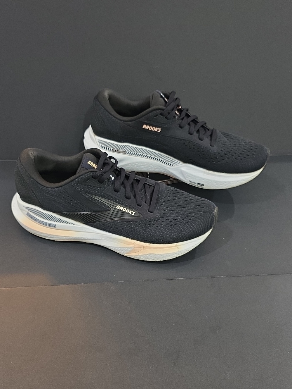 Brooks Adrenaline GTS 24 Women's Black and White Running Sneakers Size 9.5